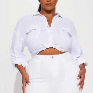 Fashion Nova Deja Twist Front Cropped Gauze Shirt - White. Size XL